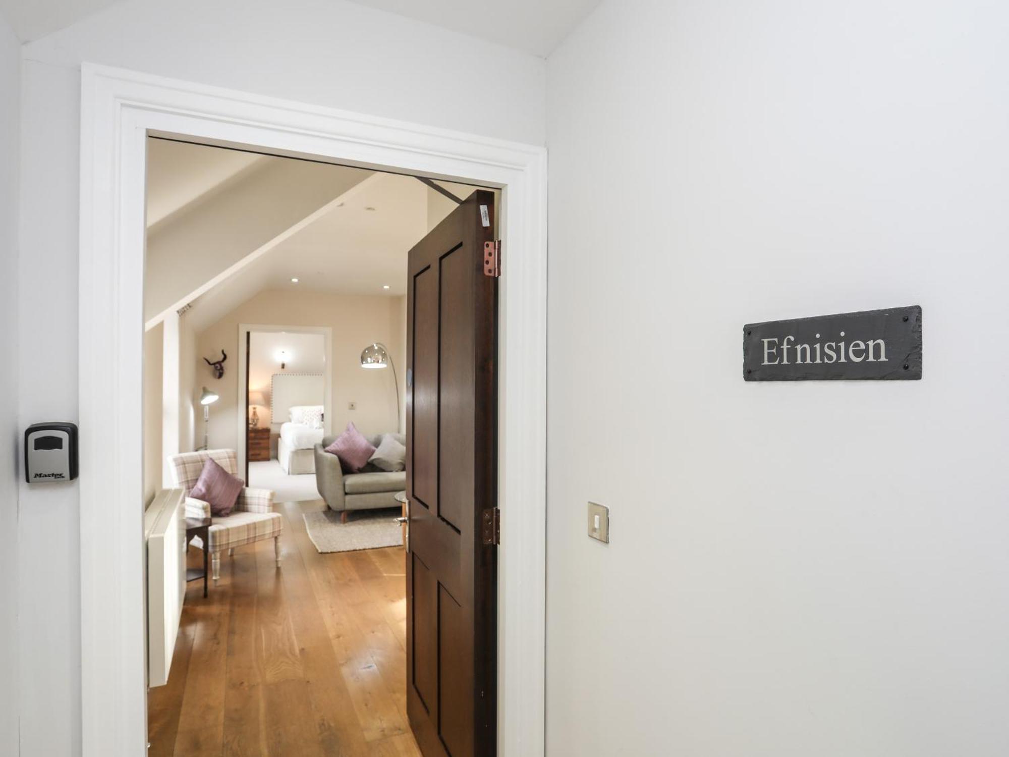 Harlech Apartments - Efnisien Екстериор снимка